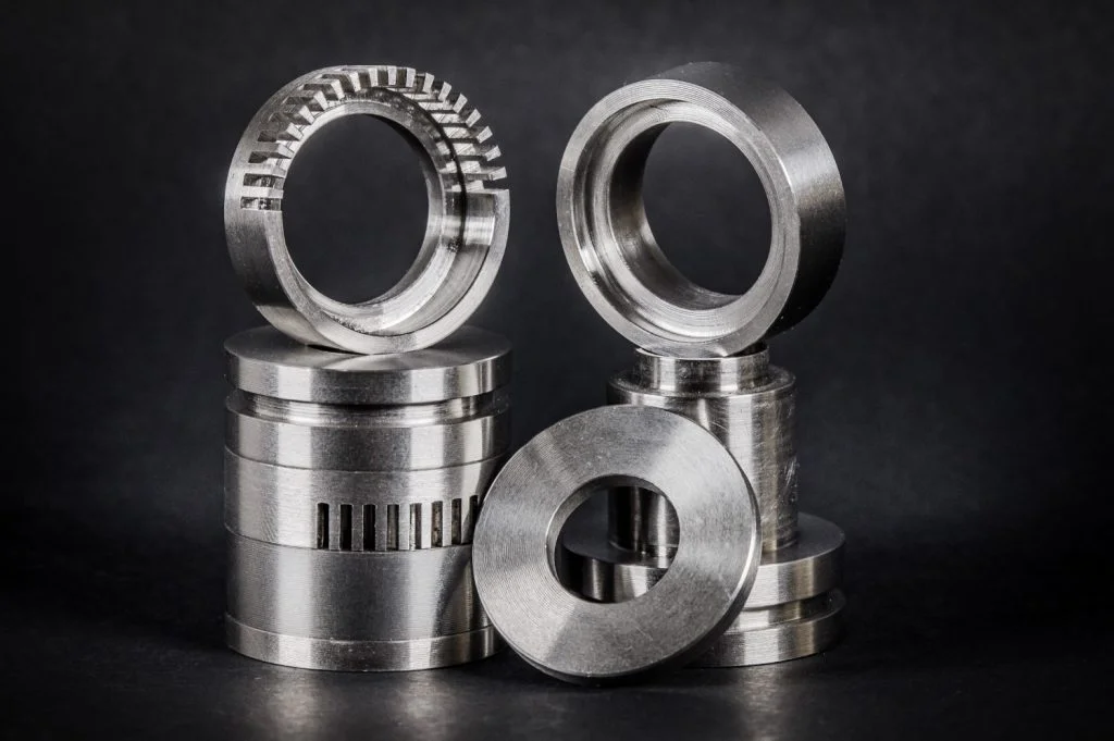 Металлические механические детали.