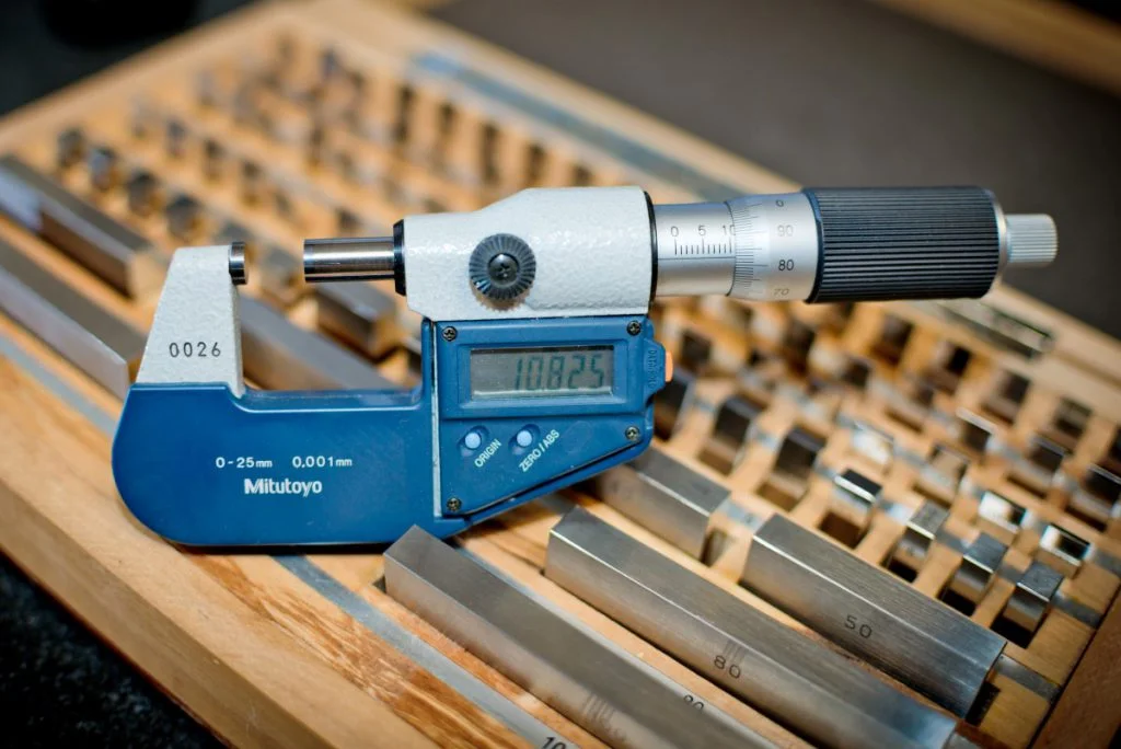 Микрометр Mitutoyo.